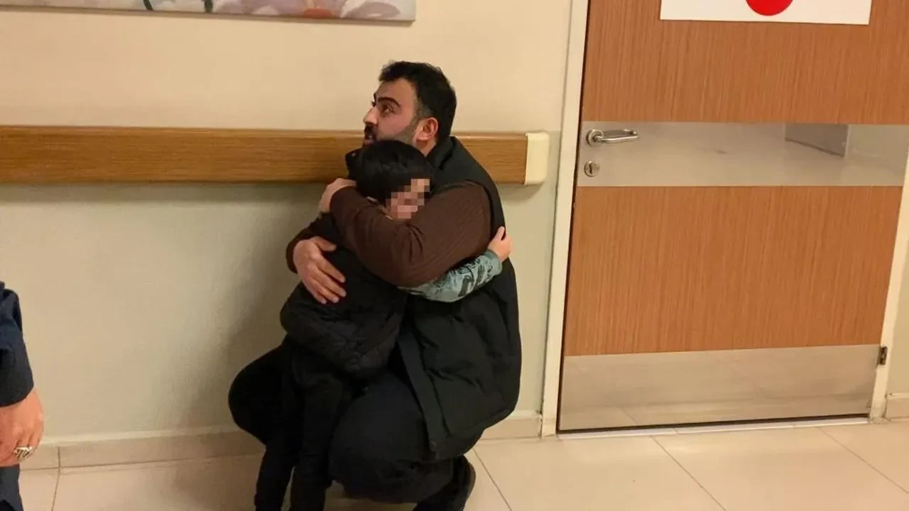 Babası tedavi olurken 5 yaşındaki çocuk kayıplara karıştı! Hastaneden 1 kilometre uzakta bulundu