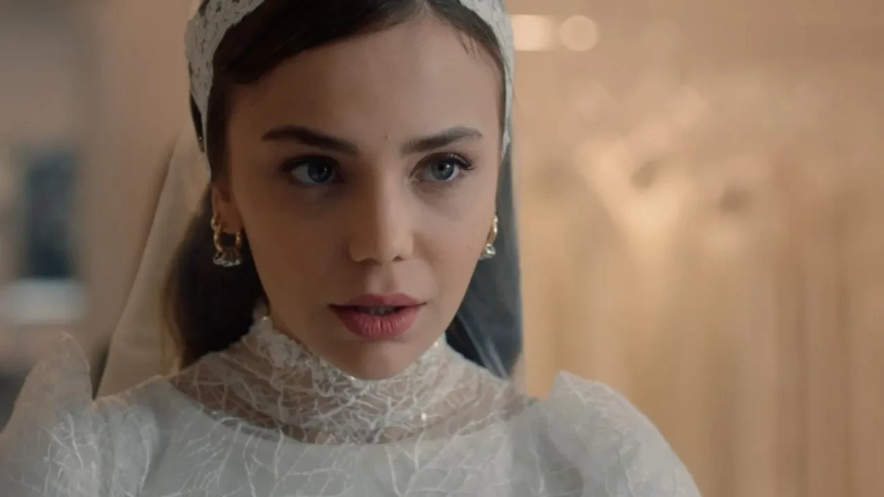 Bahar Şahin’in Aynı Yağmurun Altında dizisindeki rolüne övgü dolu sözler! Beliz karakteri sosyal medyada gündem oldu