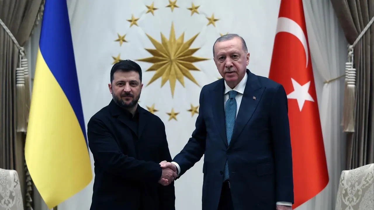Cumhurbaşkanı Erdoğan Zelenskiy ile görüştü! Müzakerelere devam vurgusu: "İran’daki çatışmalar Ukrayna barışını gölgelememeli!"