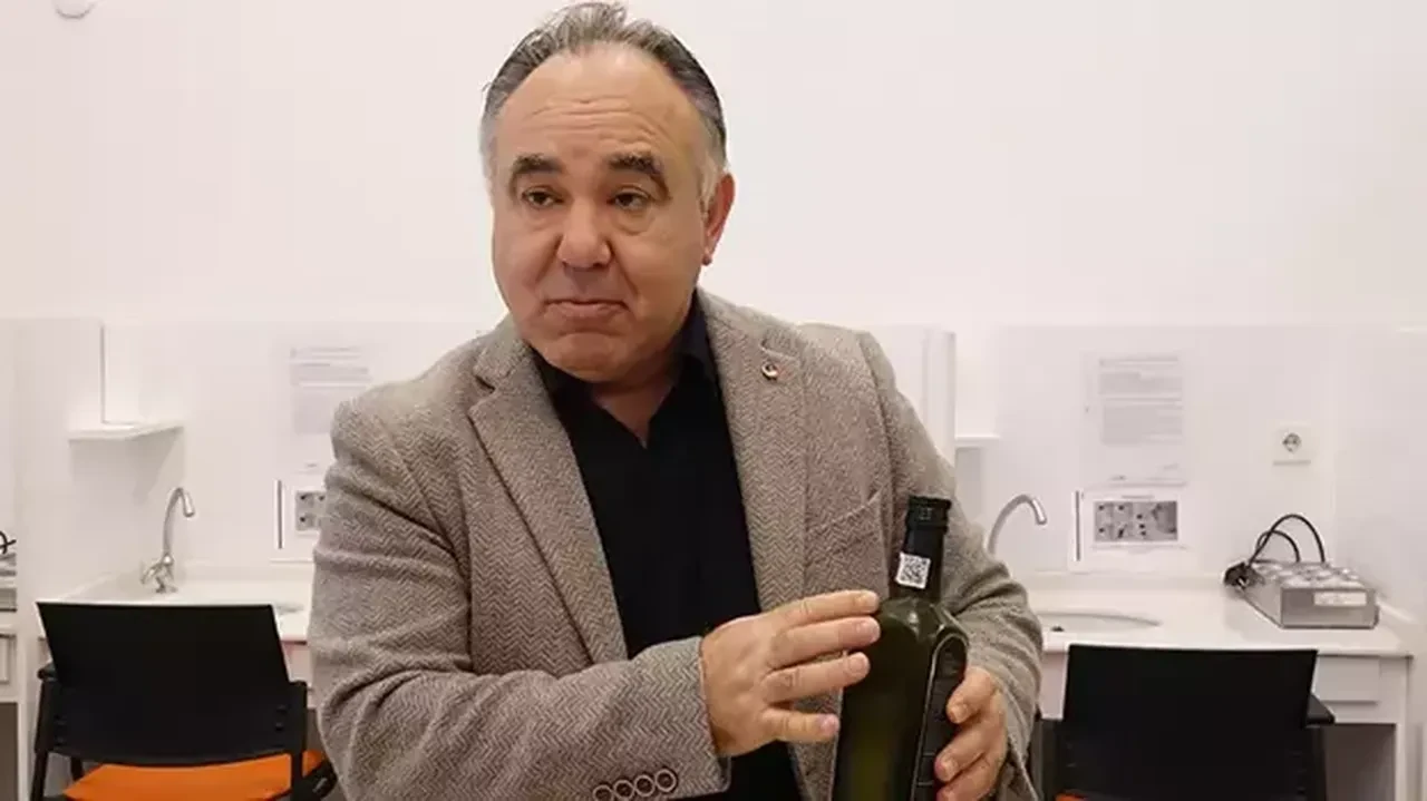 Erol Simavi kimdir? Erol Simavi ve Nükhet Duru evli miydi?