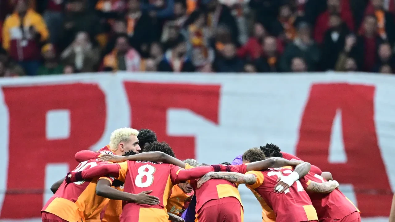 Galatasaray-Liverpool maçından özel anlar: Victor Osimhen, Fatih Terim ve tribünler!