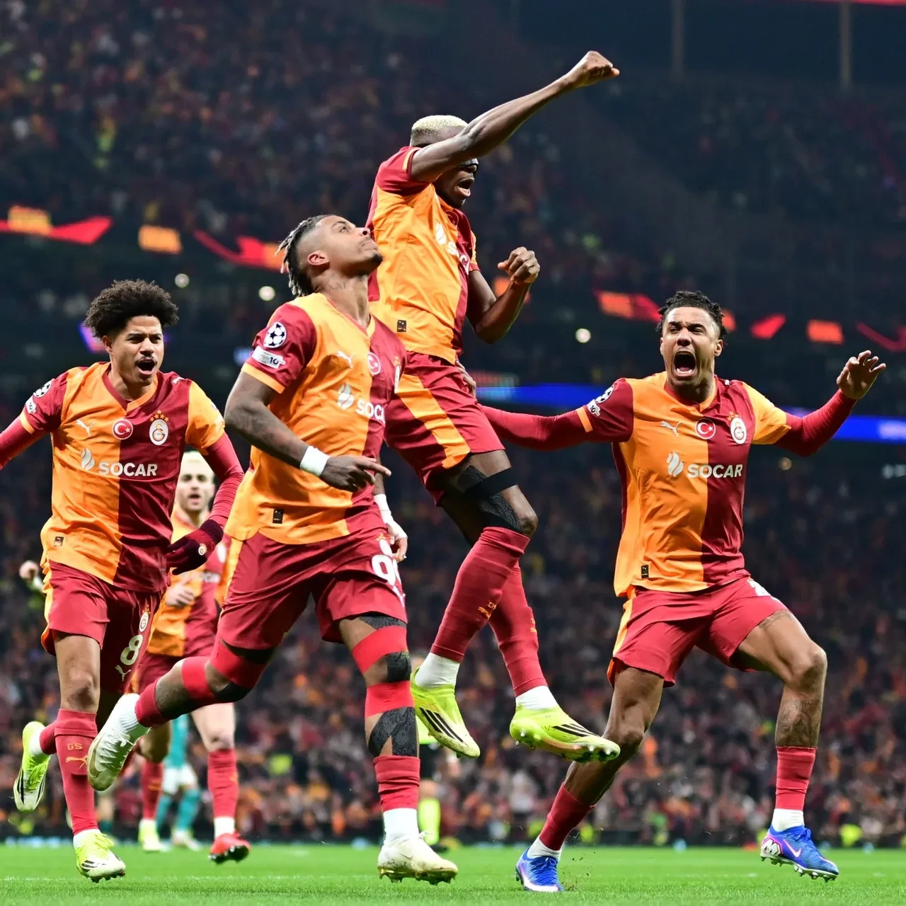 Galatasaray Liverpool'u devirdi: Şampiyonlar Ligi'nde tarihi gece!
