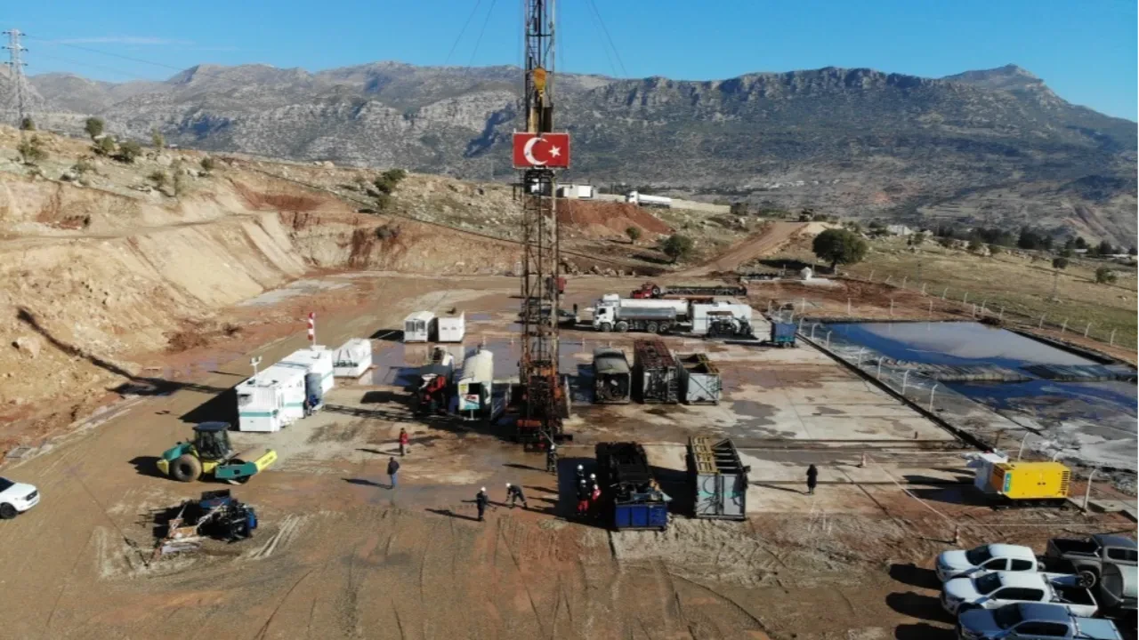 Hürmüz kapandı, gözler Gabar'a çevrildi