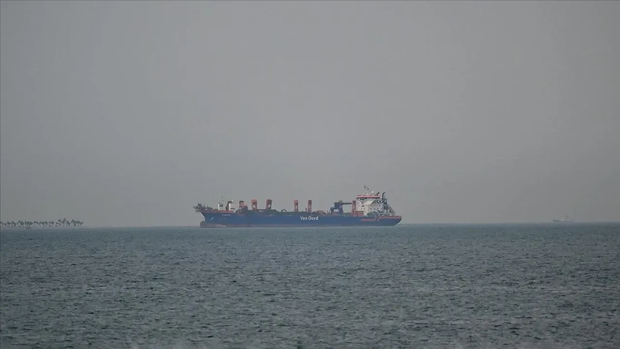 İran'dan Hürmüz Boğazı kararı! Trump tehdit etti: 20 kat daha sert vururuz