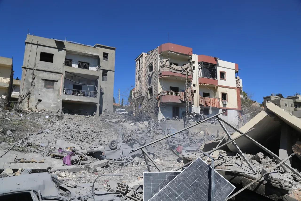 İsrail'den Lübnan'da Hizbullah'ın kalesine saldırı: Yüz binlerce kişi yerinden edildi