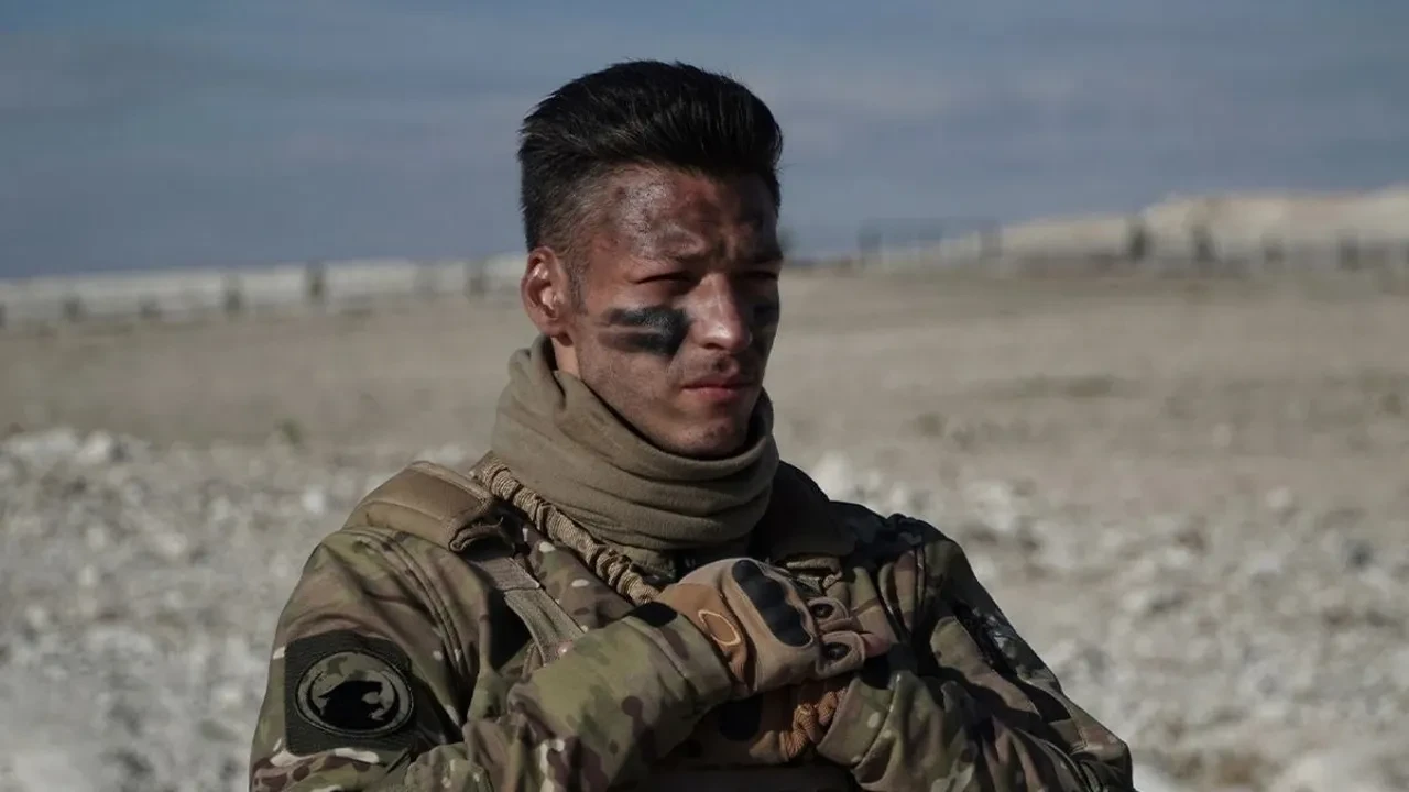 Kubilay Aka askere gidiyor! Ünlü oyuncu vatani görevini tamamlamaya hazırlanıyor