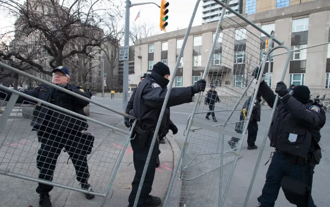 Oslo'nun ardından şimdi de Toronto! ABD Büyükelçiliği'ne ateş açtılar