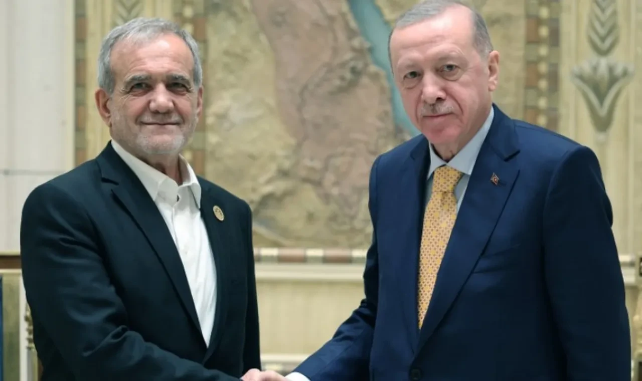 Pezeşkiyan'dan Türkiye'yi hedef alan füze için açıklama: Cumhurbaşkanı Erdoğan'a teklif sundu