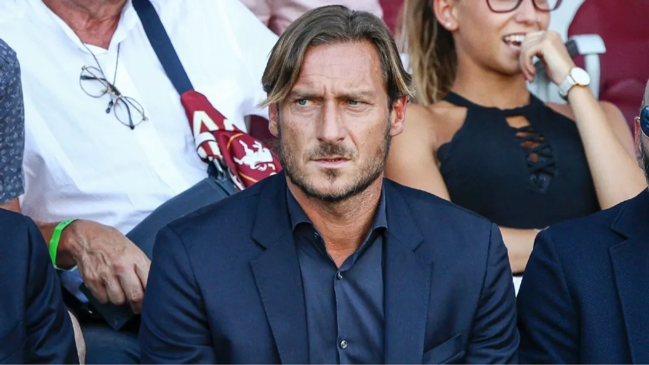 Roma'dan büyük atılım: Francesco Totti geri dönüyor!