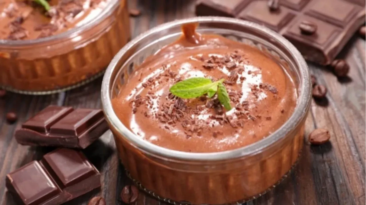 Sosyal medyayı esir alan viral bisküvili pişmeyen puding tarifi! 4 malzemeli viral pudingi yemelere doyamayacaksınız! 