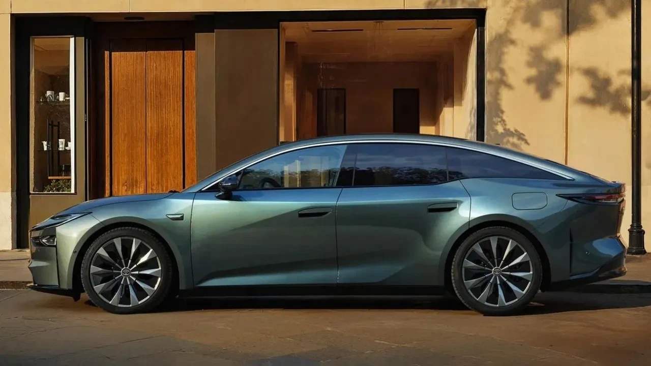 Tesla’nın 5’te 1 fiyatına elektrikli Toyota