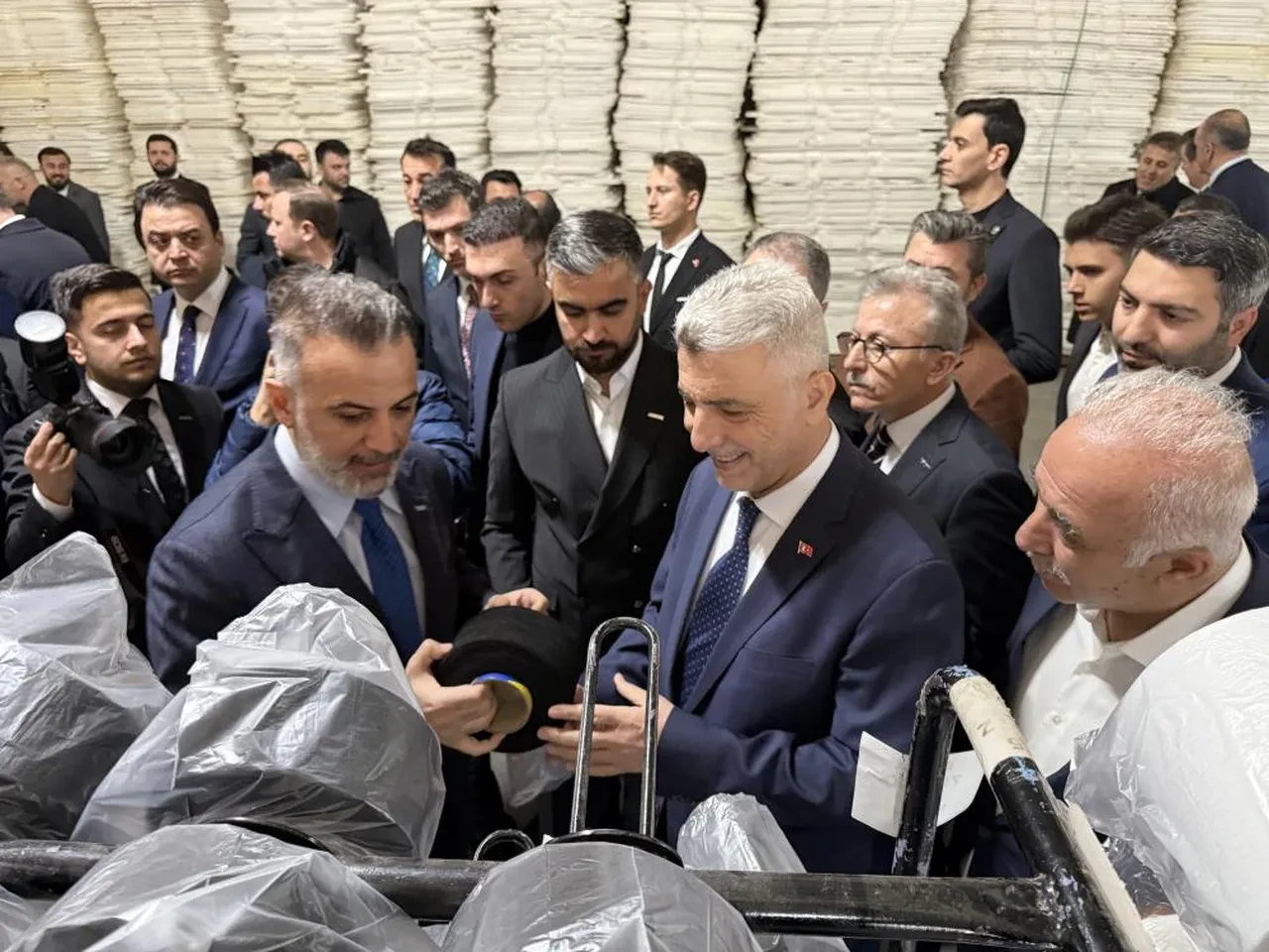 Ticaret Bakanı Bolat duyurdu! 'İran'la ticari taşımalar devam ediyor'