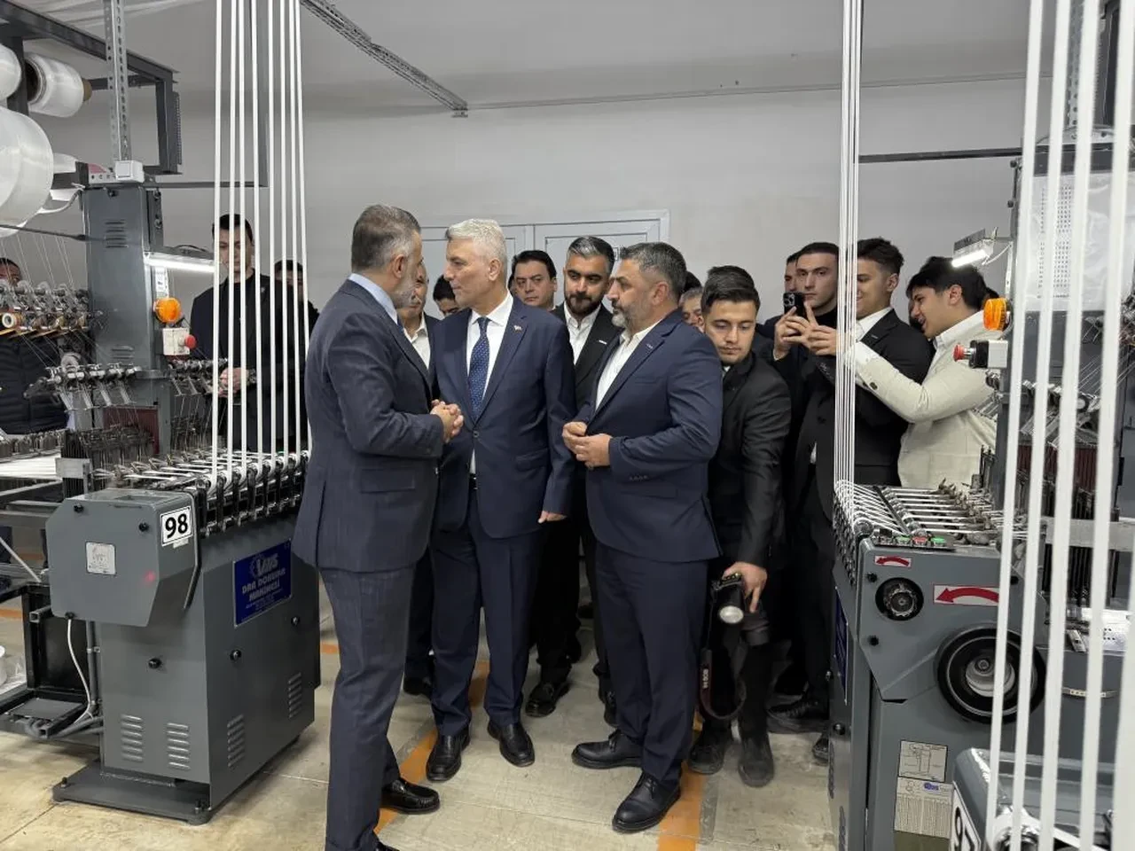 Ticaret Bakanı Bolat duyurdu! 'İran'la ticari taşımalar devam ediyor'