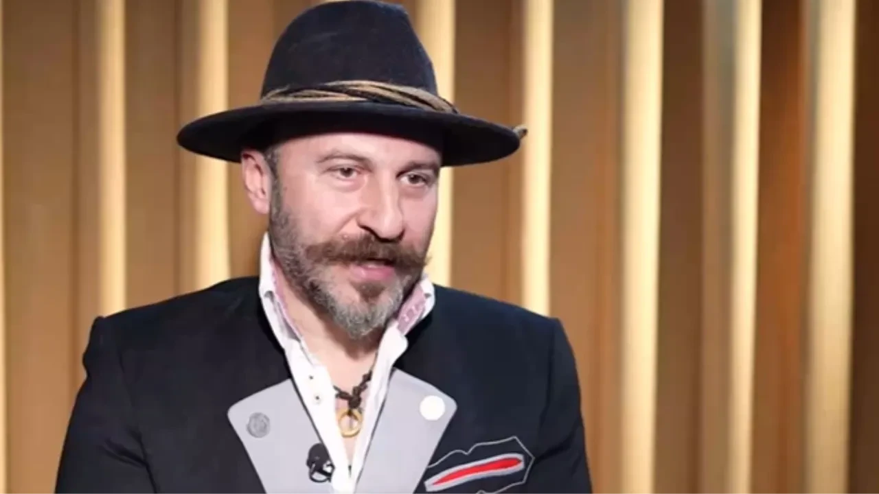 Yemekteyiz Atilla kimdir, aslen nerelidir? Yemekteyiz Atilla Özyüksel tarzıyla ekranlara damga vurdu