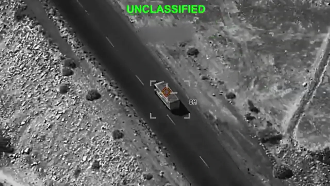 ABD’nin İran hedeflerini vurduğu anlar kamerada