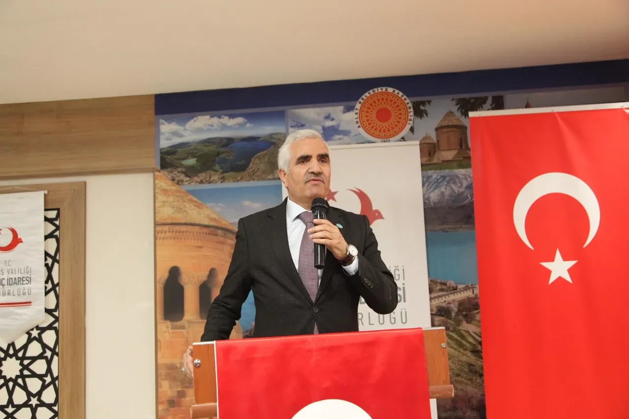 Ahlat’ta Ahıska Türkleri iftar sofrasında bir araya geldi