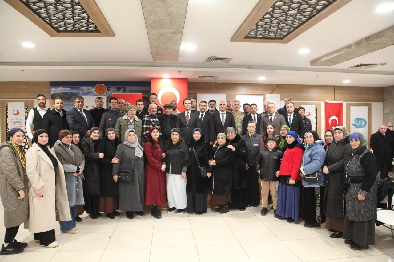 Ahlat’ta Ahıska Türkleri iftar sofrasında bir araya geldi
