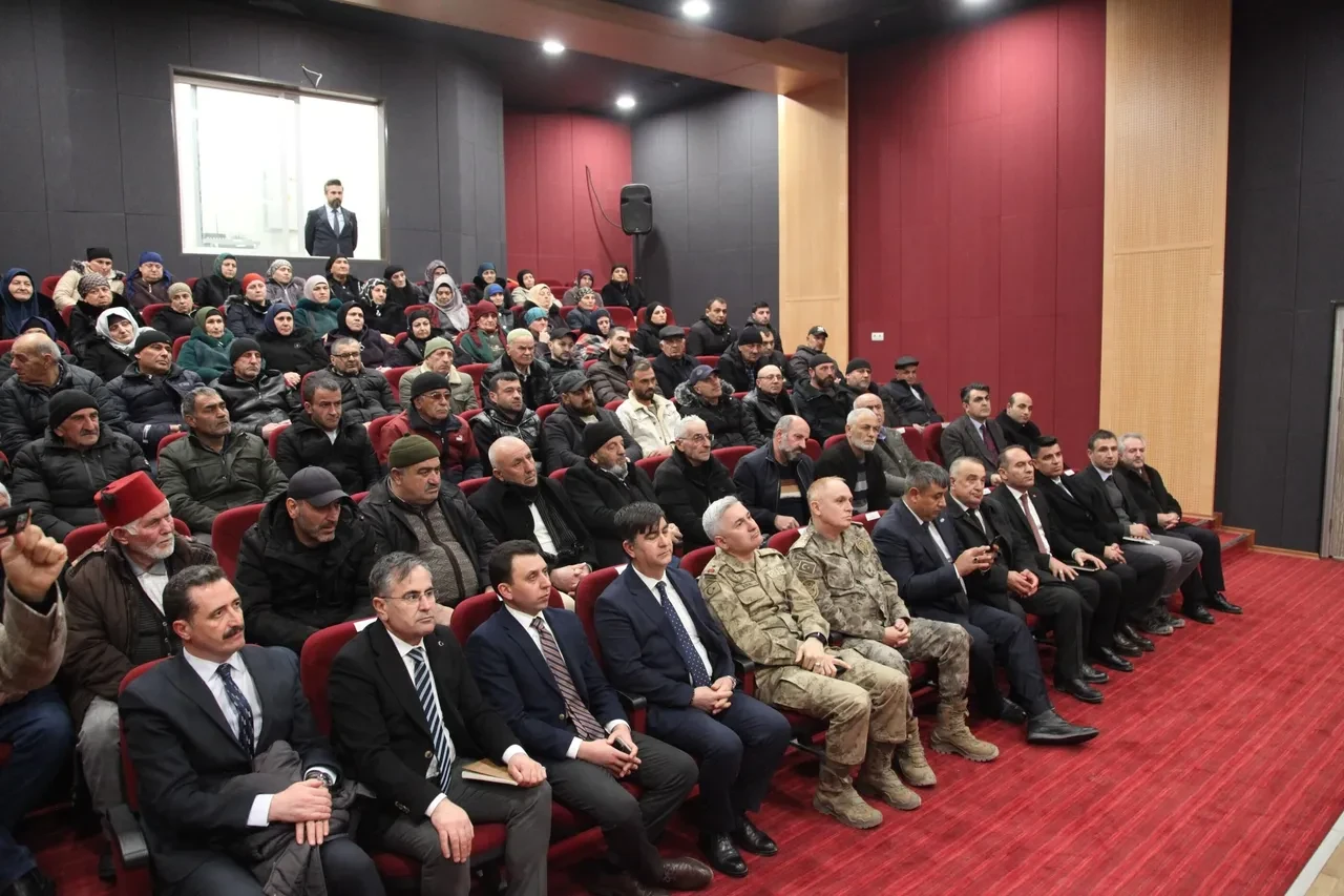 Ahlat’ta Ahıska Türkleri iftar sofrasında bir araya geldi