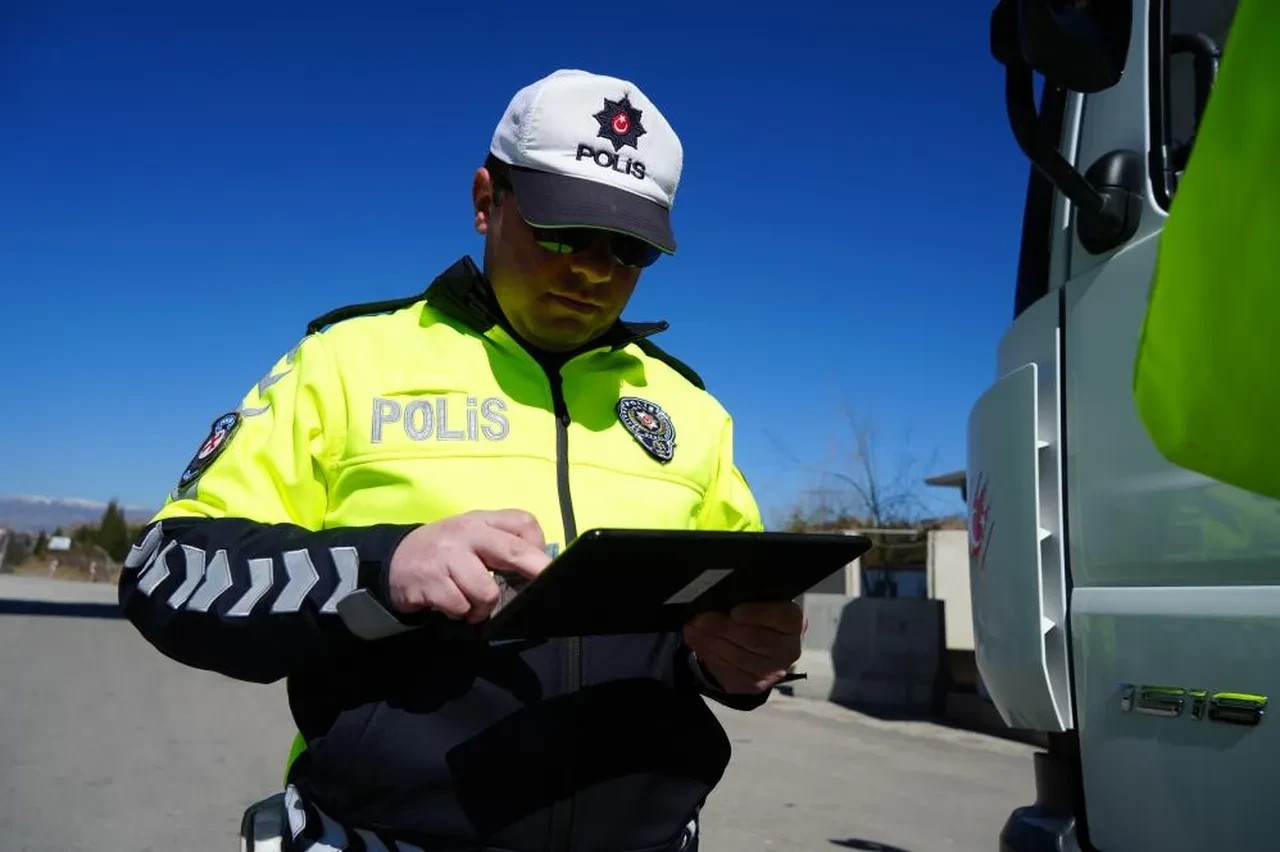 APP plaka cezalarında yeni karar! Bakan Çiftçi talimat verdi