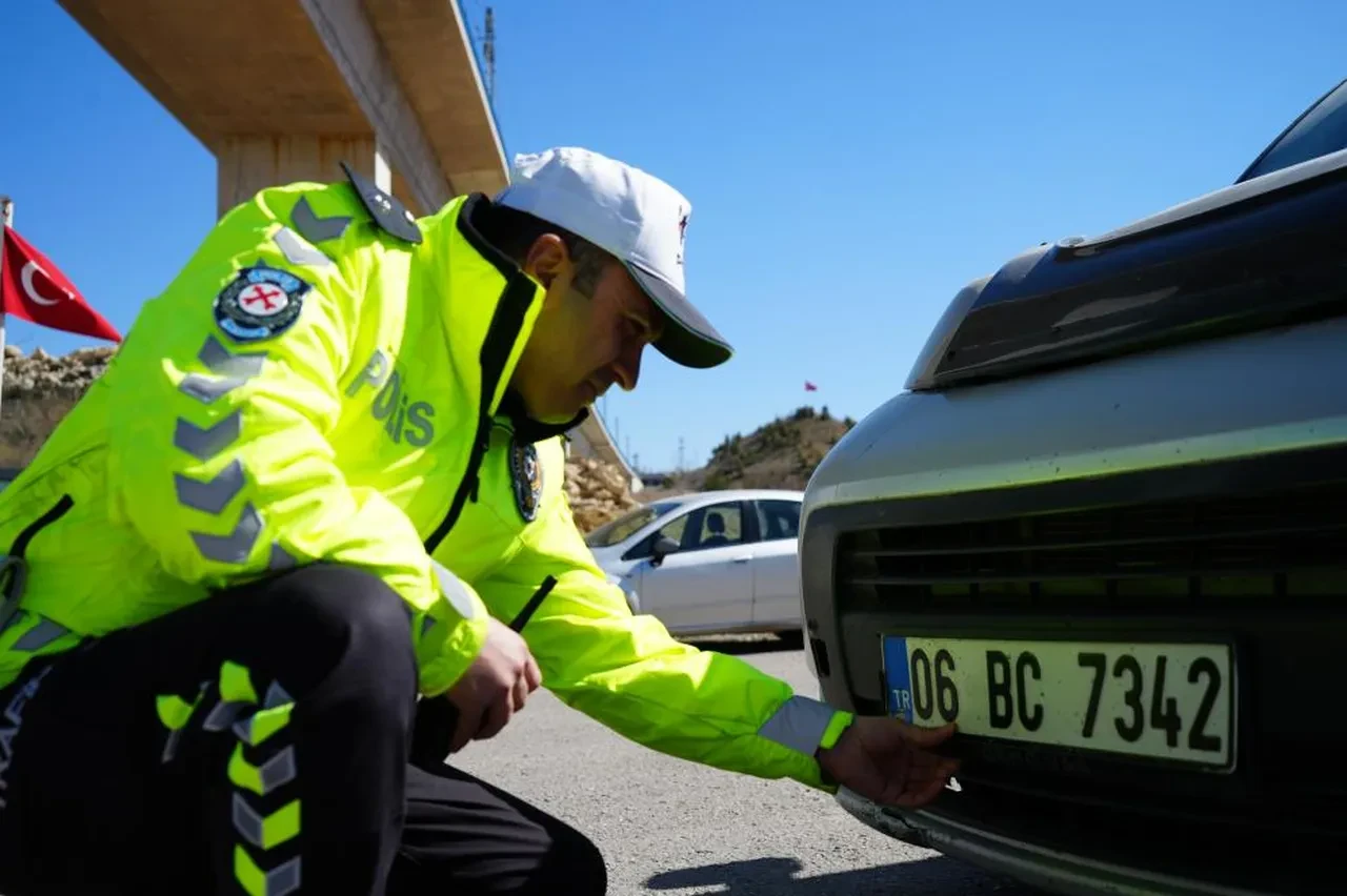 APP plaka cezalarında yeni karar! Bakan Çiftçi talimat verdi