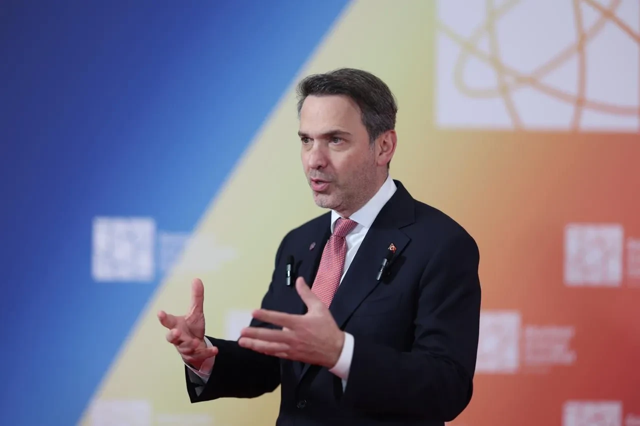 Bakan Bayraktar duyurdu: Türkiye'de nükleer enerji için diyaloglar sürüyor