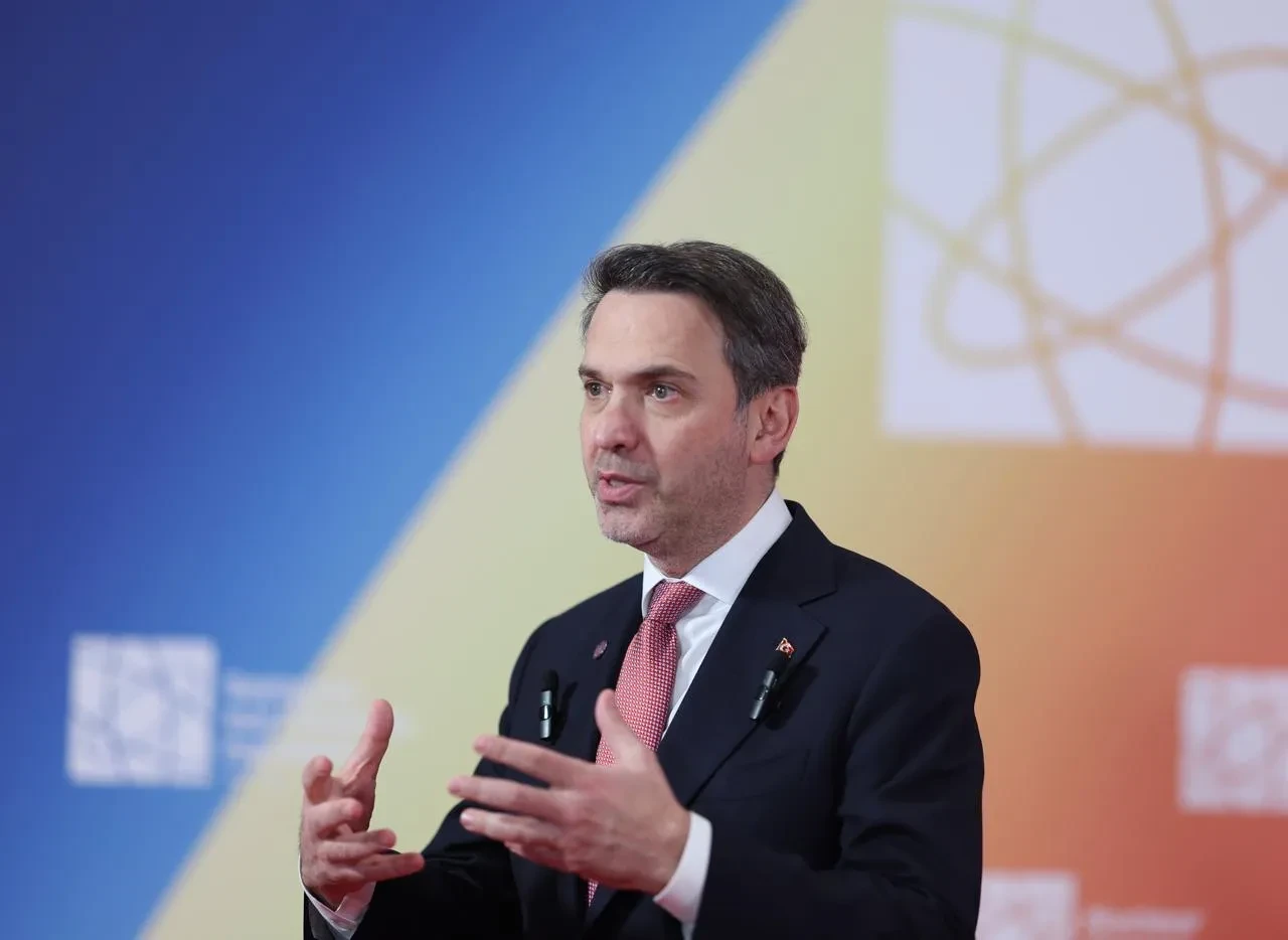 Bakan Bayraktar duyurdu: Türkiye'de nükleer enerji için diyaloglar sürüyor