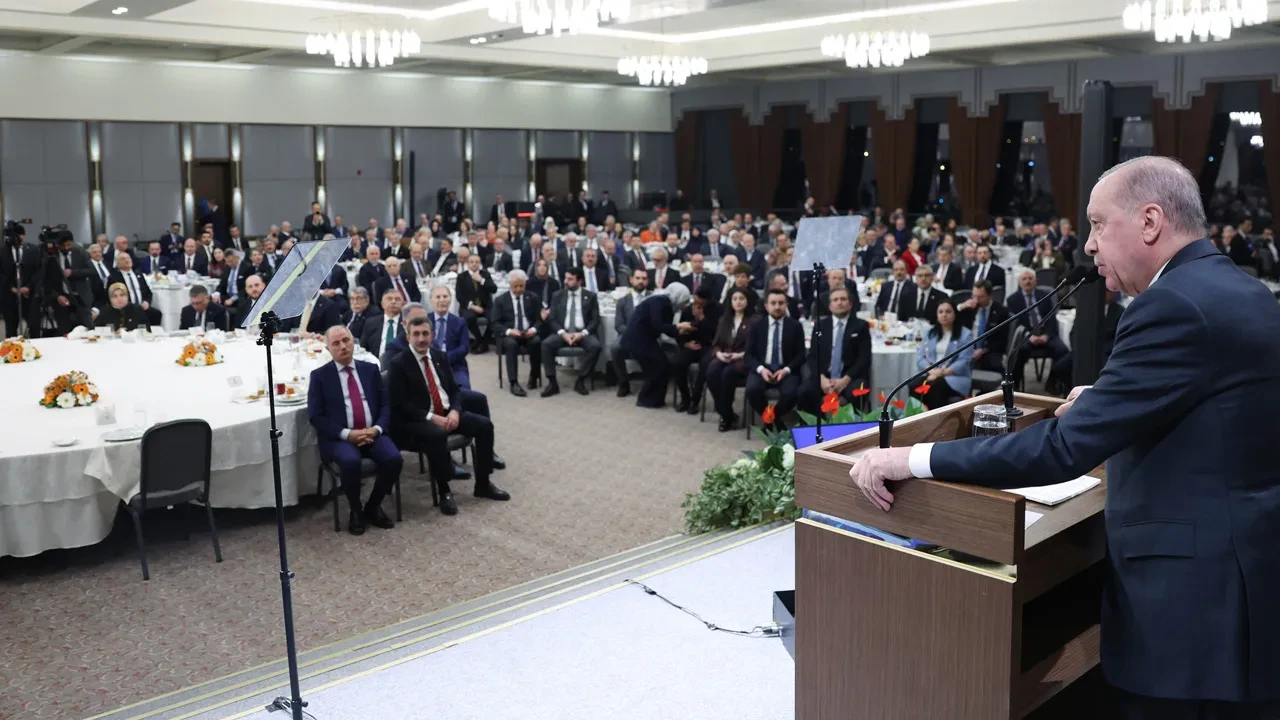 Cumhurbaşkanı Erdoğan Türkiye'nin İran savaşı tavrını vurguladı: Daha fazla büyümeden yangını söndürme derdindeyiz