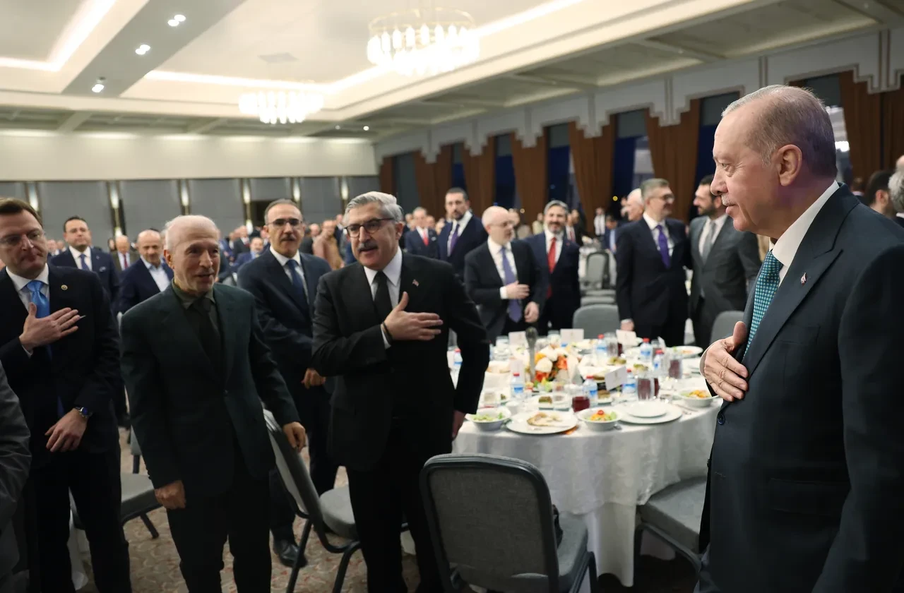 Cumhurbaşkanı Erdoğan Türkiye'nin İran savaşı tavrını vurguladı: Daha fazla büyümeden yangını söndürme derdindeyiz