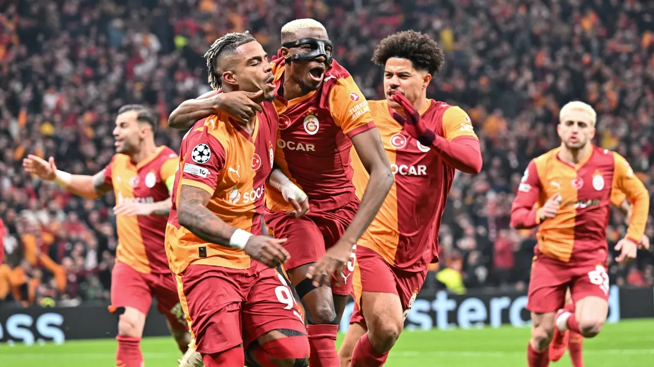 Galatasaray'ın Liverpool zaferi İngiliz basınında manşetlerde