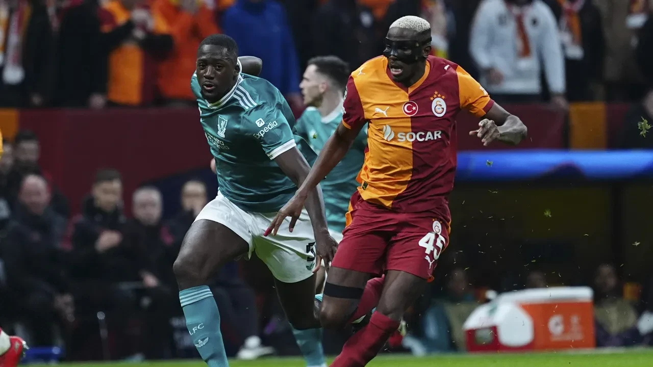 Galatasaray'ın Liverpool zaferi İngiliz basınında manşetlerde