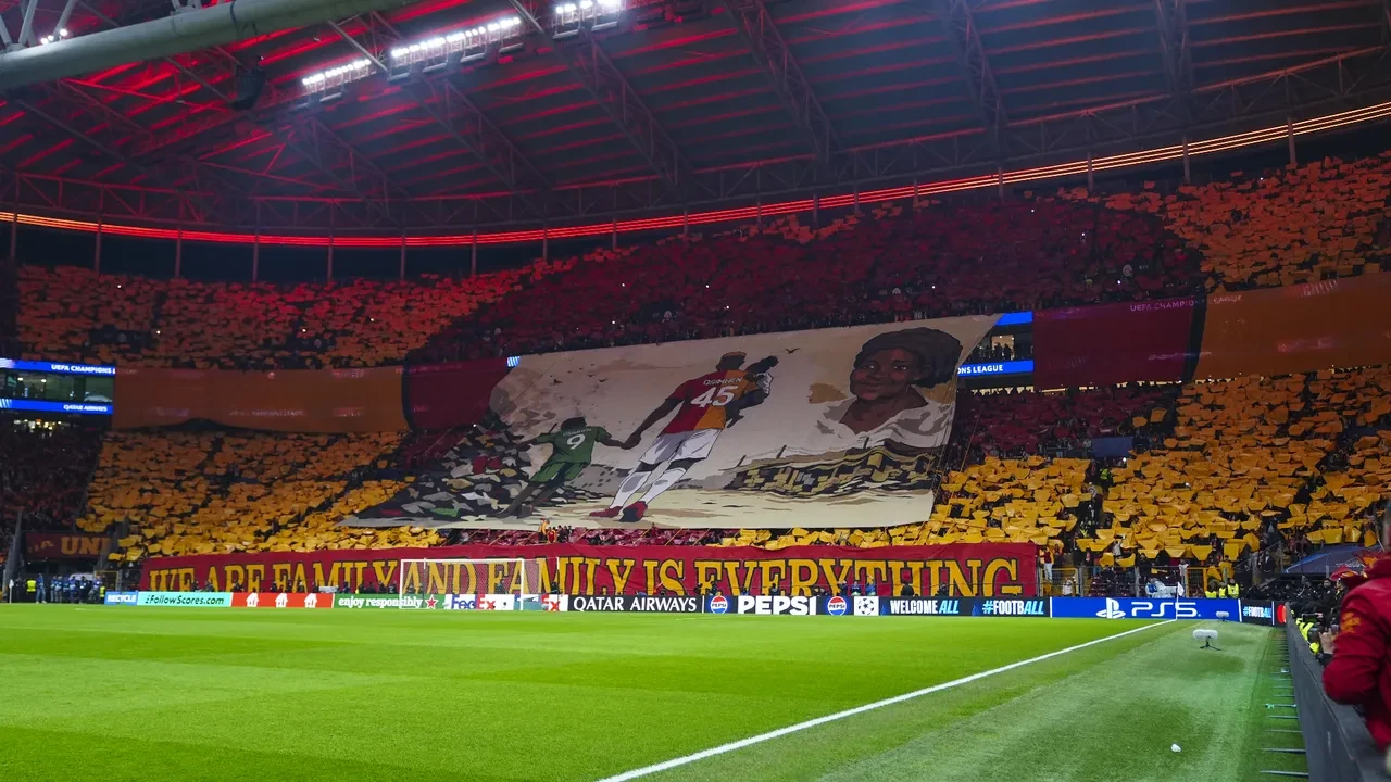 Galatasaray'ın Liverpool zaferi İngiliz basınında manşetlerde