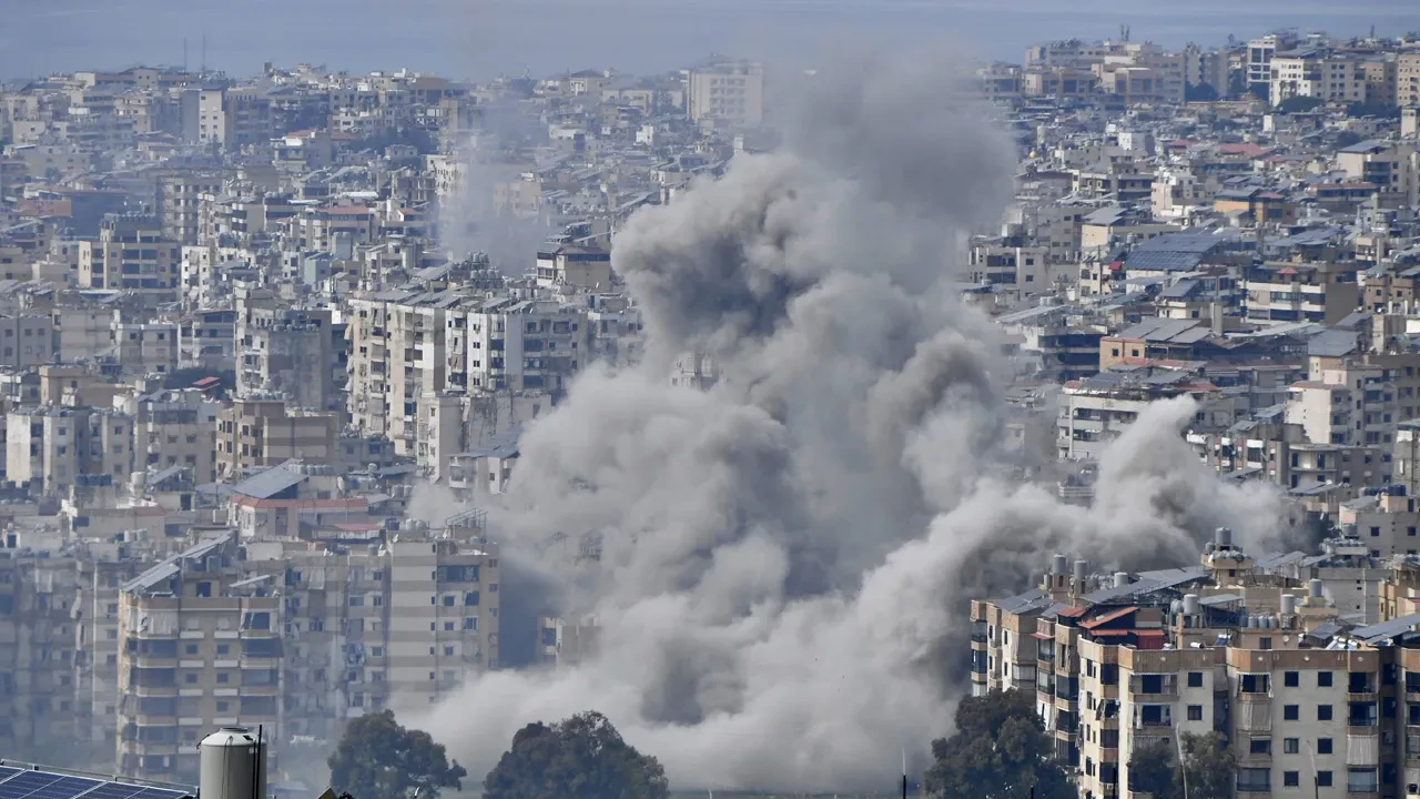 Hizbullah 100 roket fırlattı! İsrail Beyrut'u bombardımana tutup tehdit etti: Büyük güçle saldıracağız