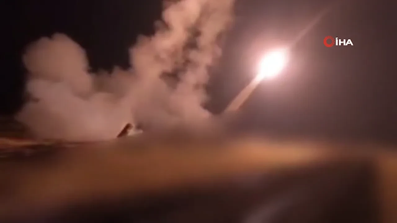 İran Devim Muhafızları savaşın bitişi için Trump'ın sözlerini kullandılar: Düşmanın tam teslimiyetiyle biter