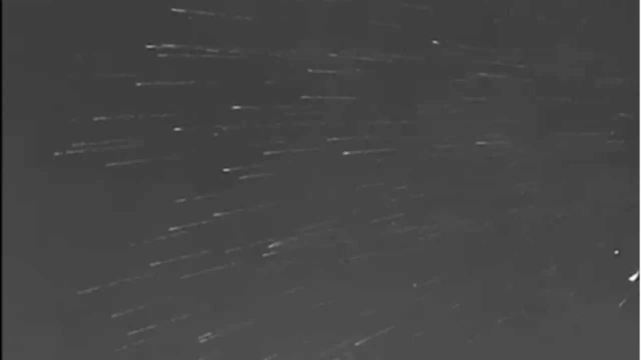 İran, Hürremşehr-4 tipi ağır balistik füzeleri fırlattı: Misket tipi savaş başlıkları İrsail semalarını aydınlattı