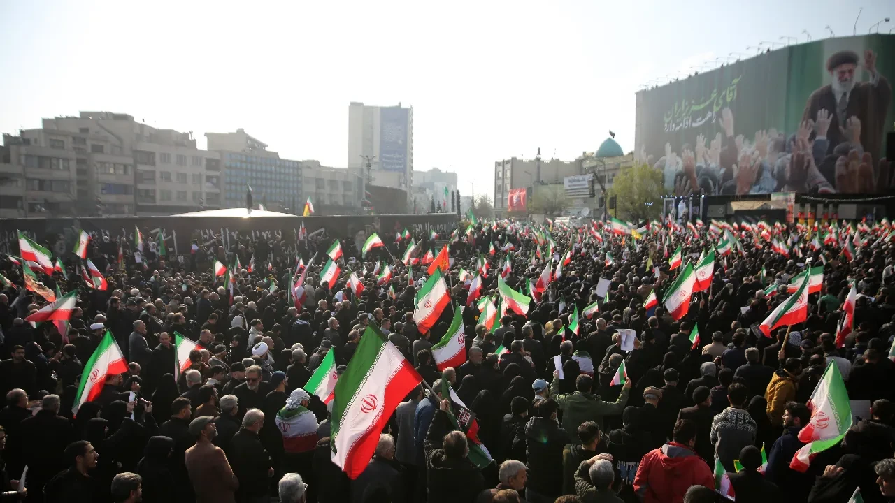 İsrail'den İran itirafı: Rejim değişikliği gerçekçi değil