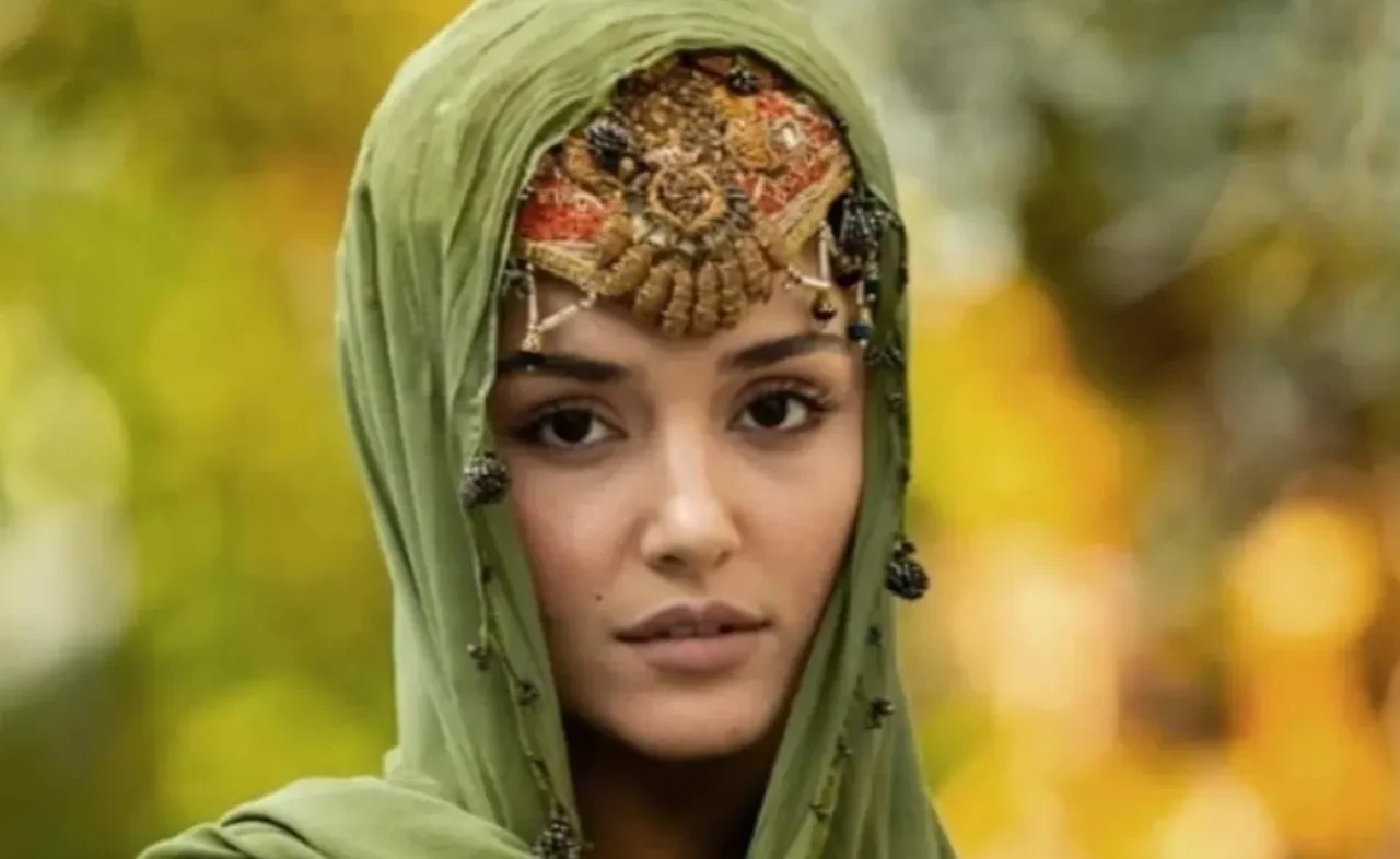 Nevra Serezli, Hande Erçel'i göklere çıkardı! Serezli, oyunculuğuyla linç yiyen Hande Erçel'i Amerikan yıldızlarıyla bir tuttu