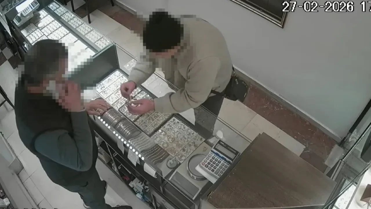 Öldürdüğü kadının altın bileziklerini böyle bozdurmuş! Kuyumcudaki anlar güvenlik kamerasında