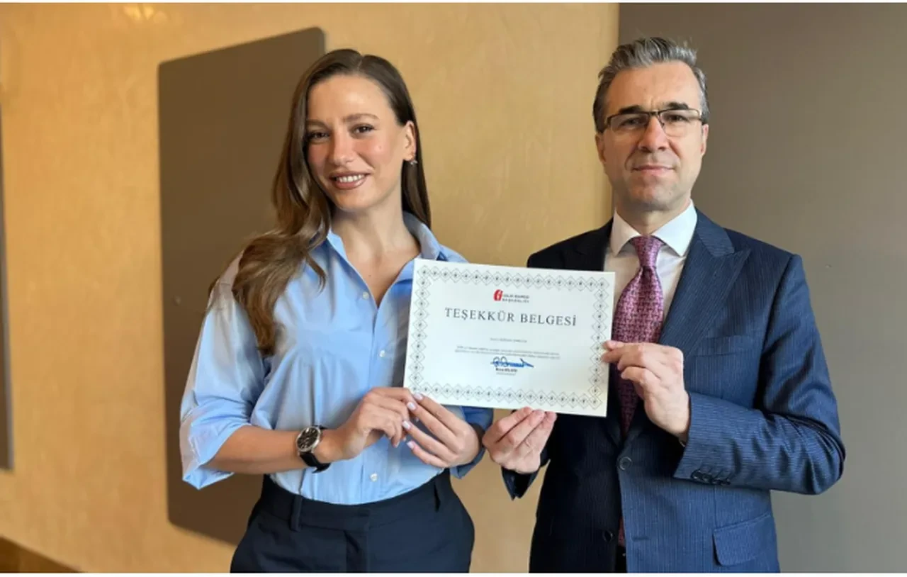 Serenay Sarıkaya'ya vergi dairesinden teşekkür belgesi 