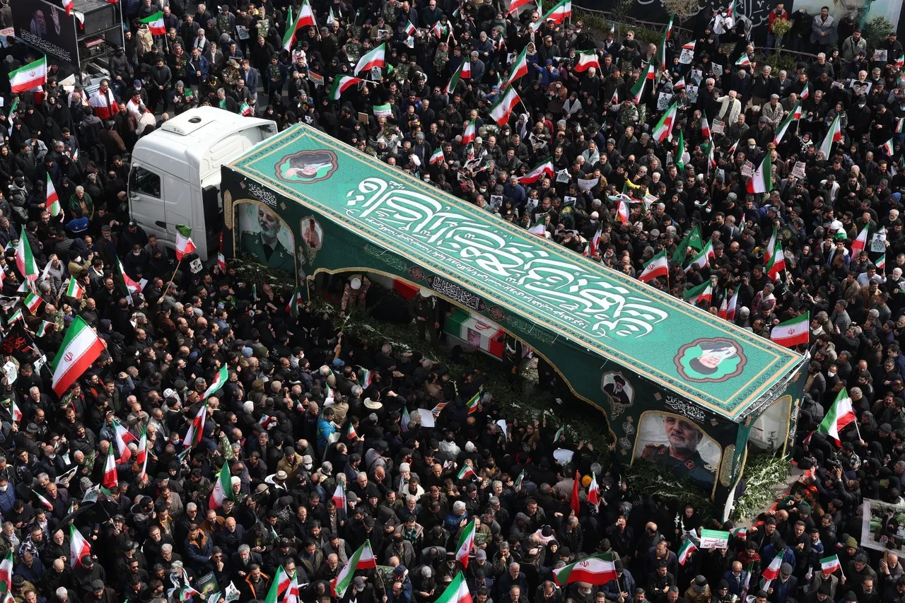 Tahran’da binler toplandı! İran’da öldürülen üst düzey komutanlar için cenaze töreni