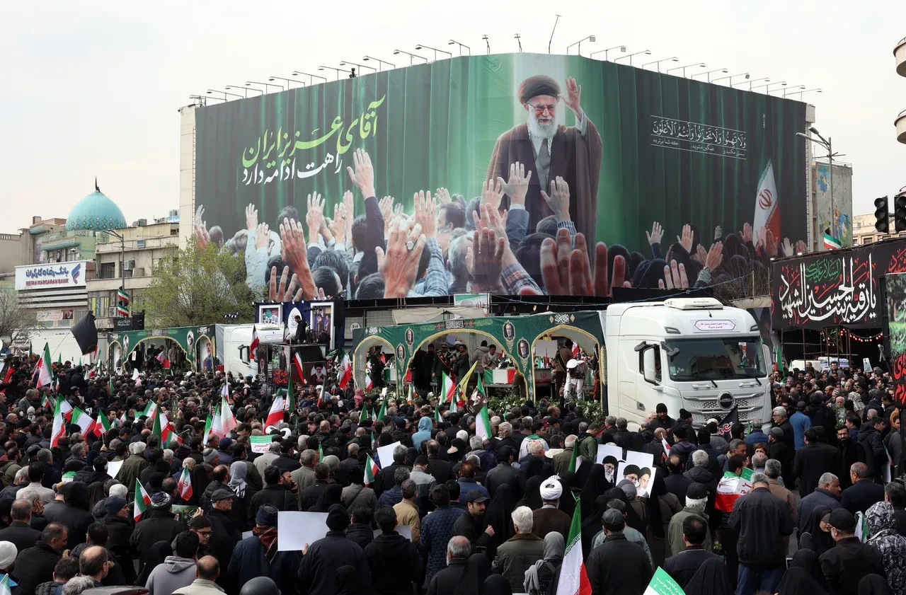 Tahran’da binler toplandı! İran’da öldürülen üst düzey komutanlar için cenaze töreni
