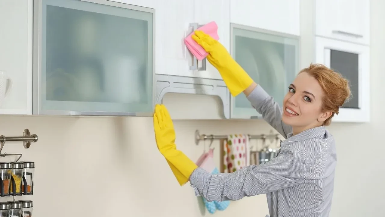 Yıllardır duvar ve dolapları yanlış su ile temizliyoruz! İşte doğru karışım