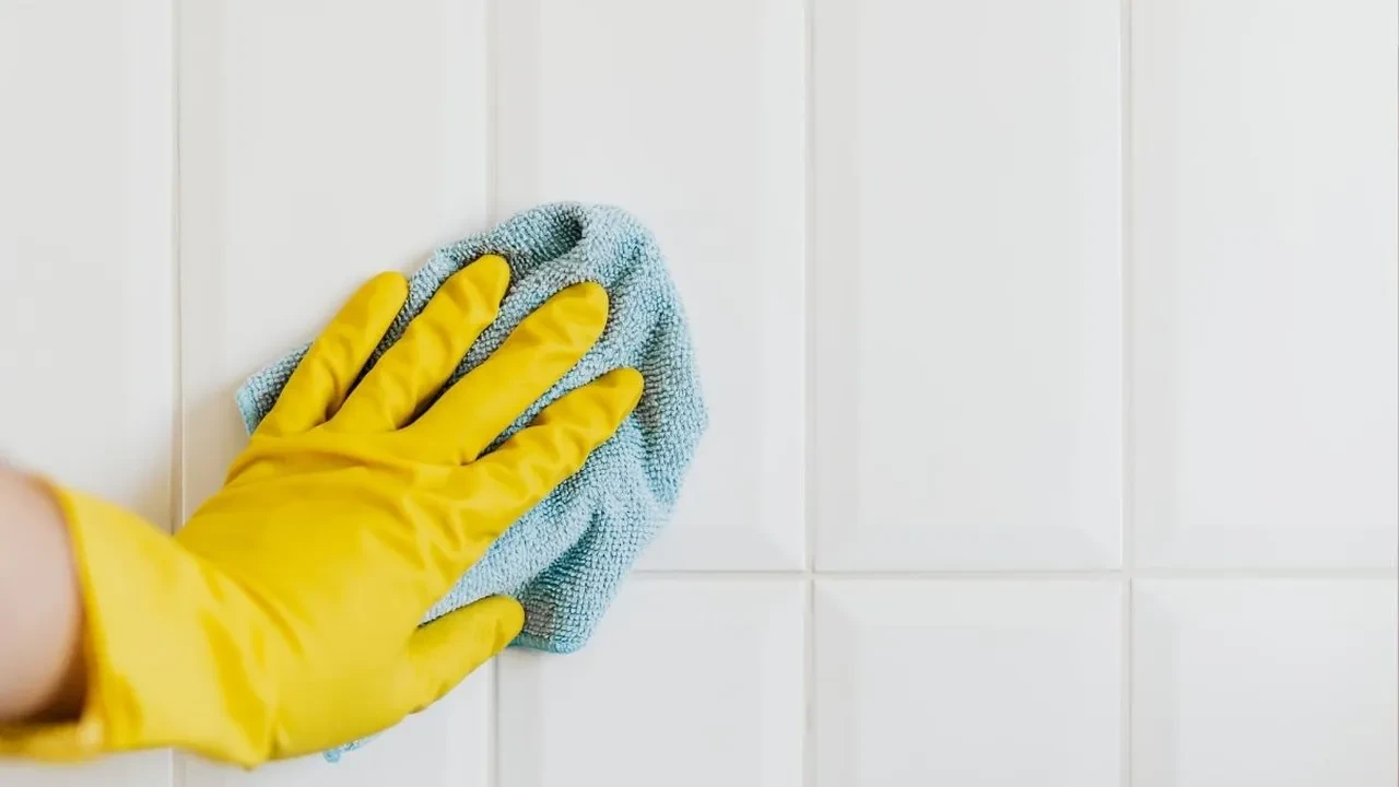 Yıllardır duvar ve dolapları yanlış su ile temizliyoruz! İşte doğru karışım