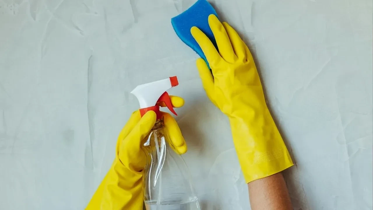 Yıllardır duvar ve dolapları yanlış su ile temizliyoruz! İşte doğru karışım