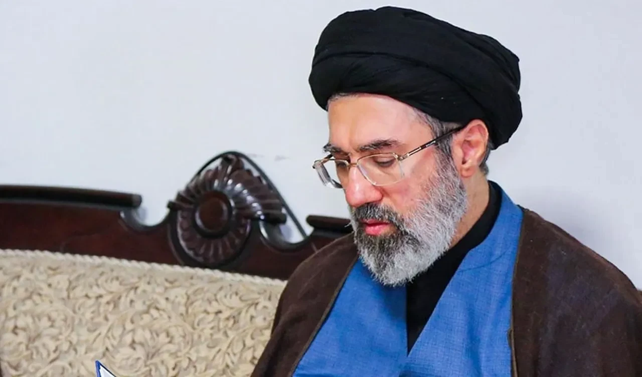 ABD ve İsrail saldırıları sürerken İran'ın yeni lideri Mücteba Hamaney'den ilk açıklama: İntikam alacağız