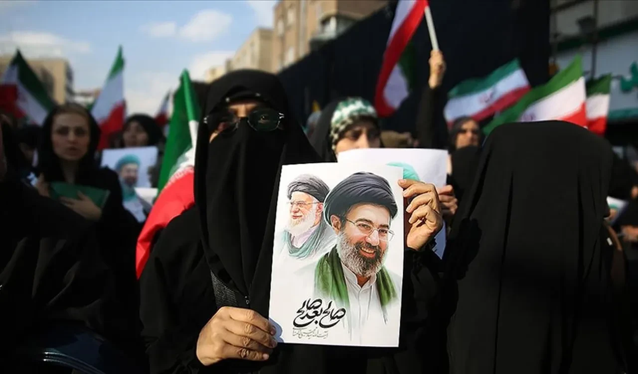 ABD ve İsrail saldırıları sürerken İran'ın yeni lideri Mücteba Hamaney'den ilk açıklama: İntikam alacağız