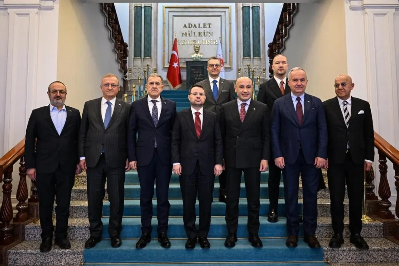 Adalet Bakanı Akın Gürlek'ten ticaret mahkemeleriyle ilgili açıklama: 10 yılı doldurmayan hakim başkan olmayacak