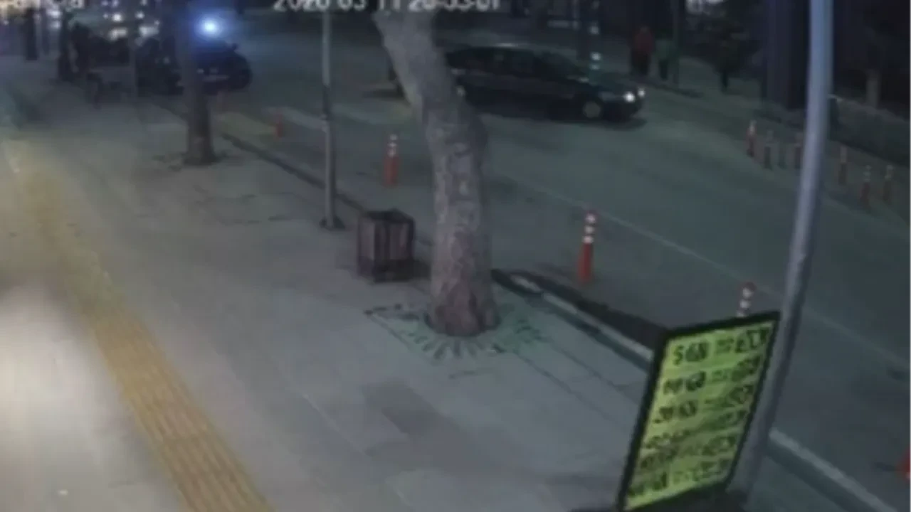 Aniden duran otomobile böyle çarptı! Feci kaza kamerada 