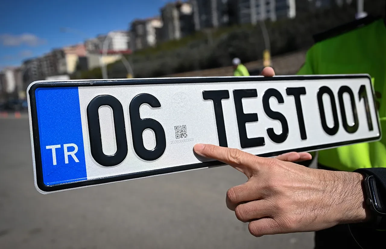 APP plaka düzenlemesinde isim karışıklığı: Plakasında APP yazanlar da kuyruğa girdi!