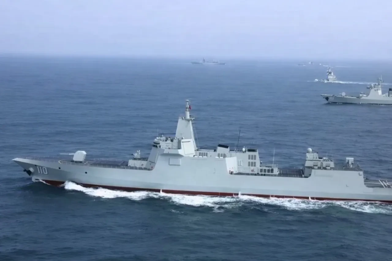 Çin, iki yeni Type 055 destroyerini ilk kez tatbikatta gösterdi