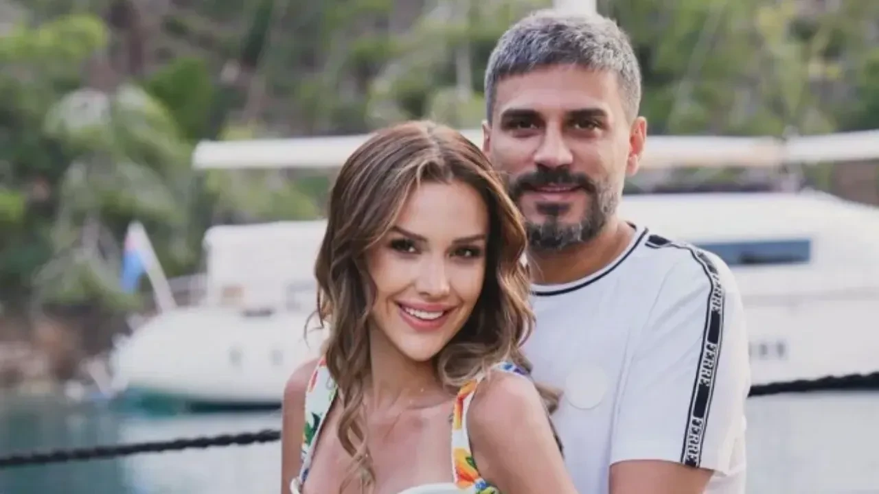 Dilan Polat ve Engin Polat'ın dillere destan kırmızı aracı satışta: Fiyatı 38,5 Milyon TL!